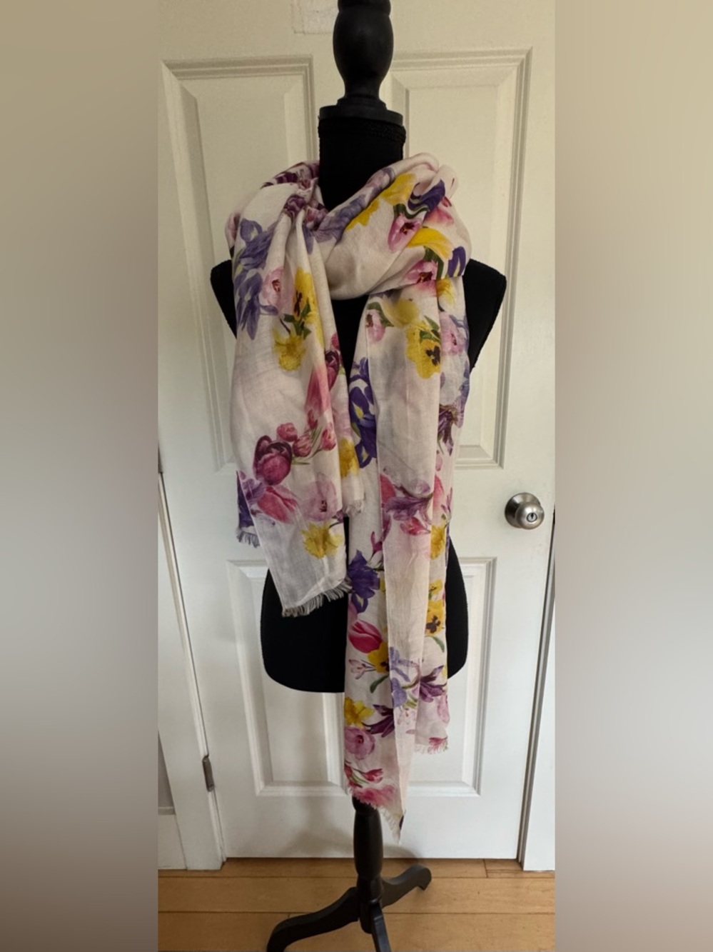 Punctuate Floral Bouquet Scarf Wrap Shawl silk blend lightweight women’s OS
